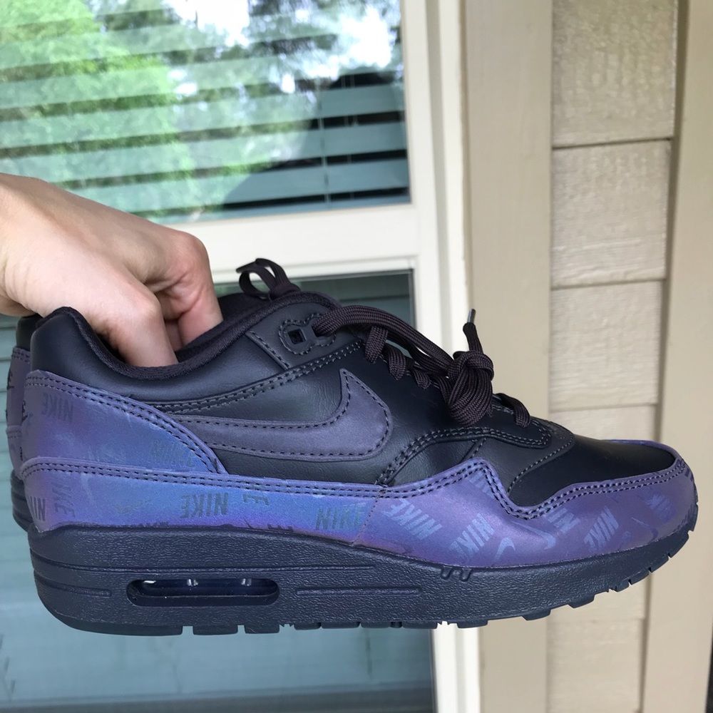 NWOT Nike Air Max 1 LX Iridescent Violet